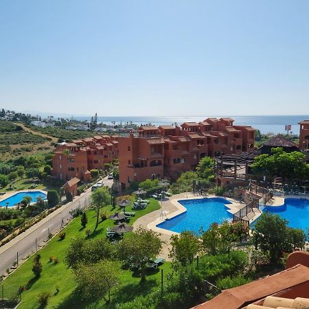 Sea View Penthouse Apartment With Hot Tub - Casa Bella Vista, Buenas Noches , Estepona Exterior foto