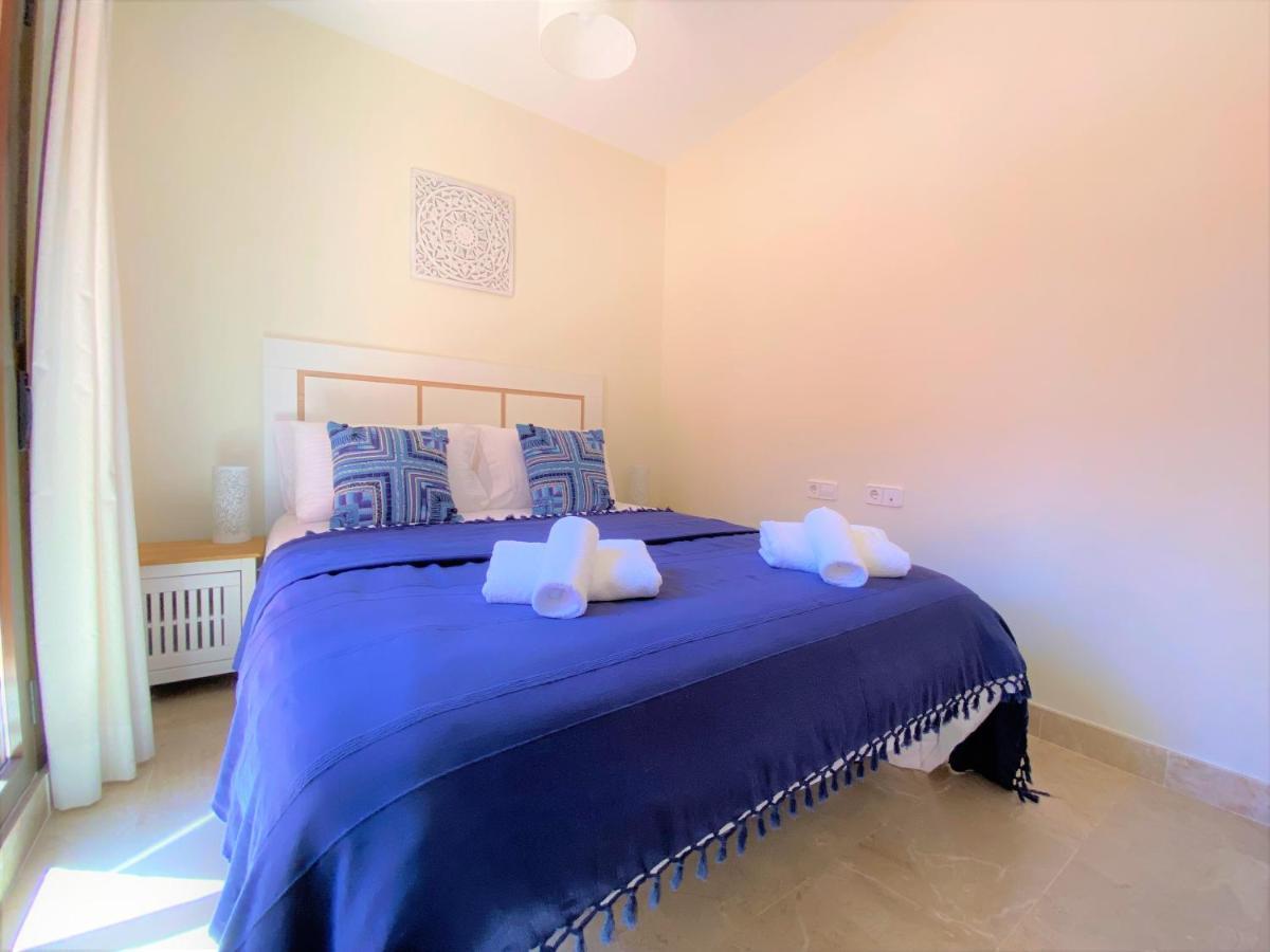 Sea View Penthouse Apartment With Hot Tub - Casa Bella Vista, Buenas Noches , Estepona Exterior foto