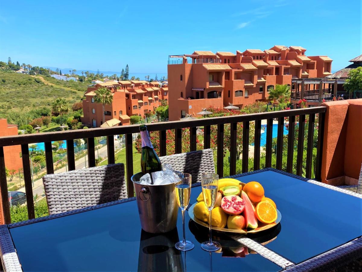 Sea View Penthouse Apartment With Hot Tub - Casa Bella Vista, Buenas Noches , Estepona Exterior foto