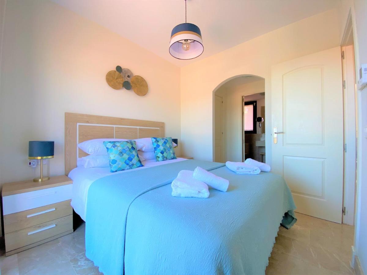 Sea View Penthouse Apartment With Hot Tub - Casa Bella Vista, Buenas Noches , Estepona Exterior foto