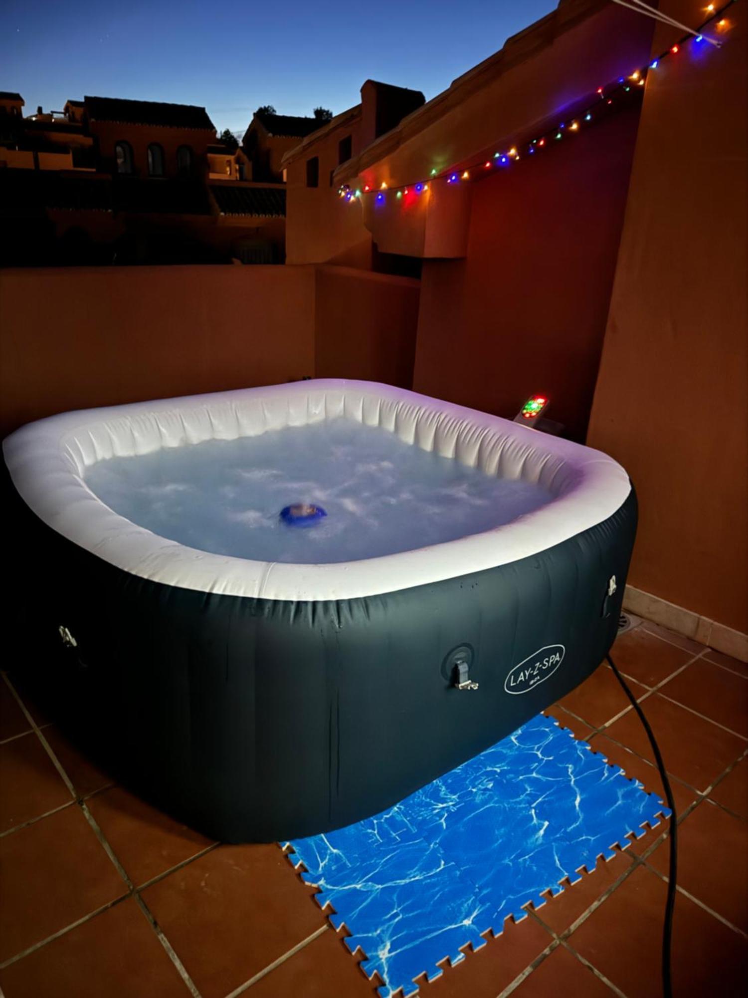 Sea View Penthouse Apartment With Hot Tub - Casa Bella Vista, Buenas Noches , Estepona Exterior foto