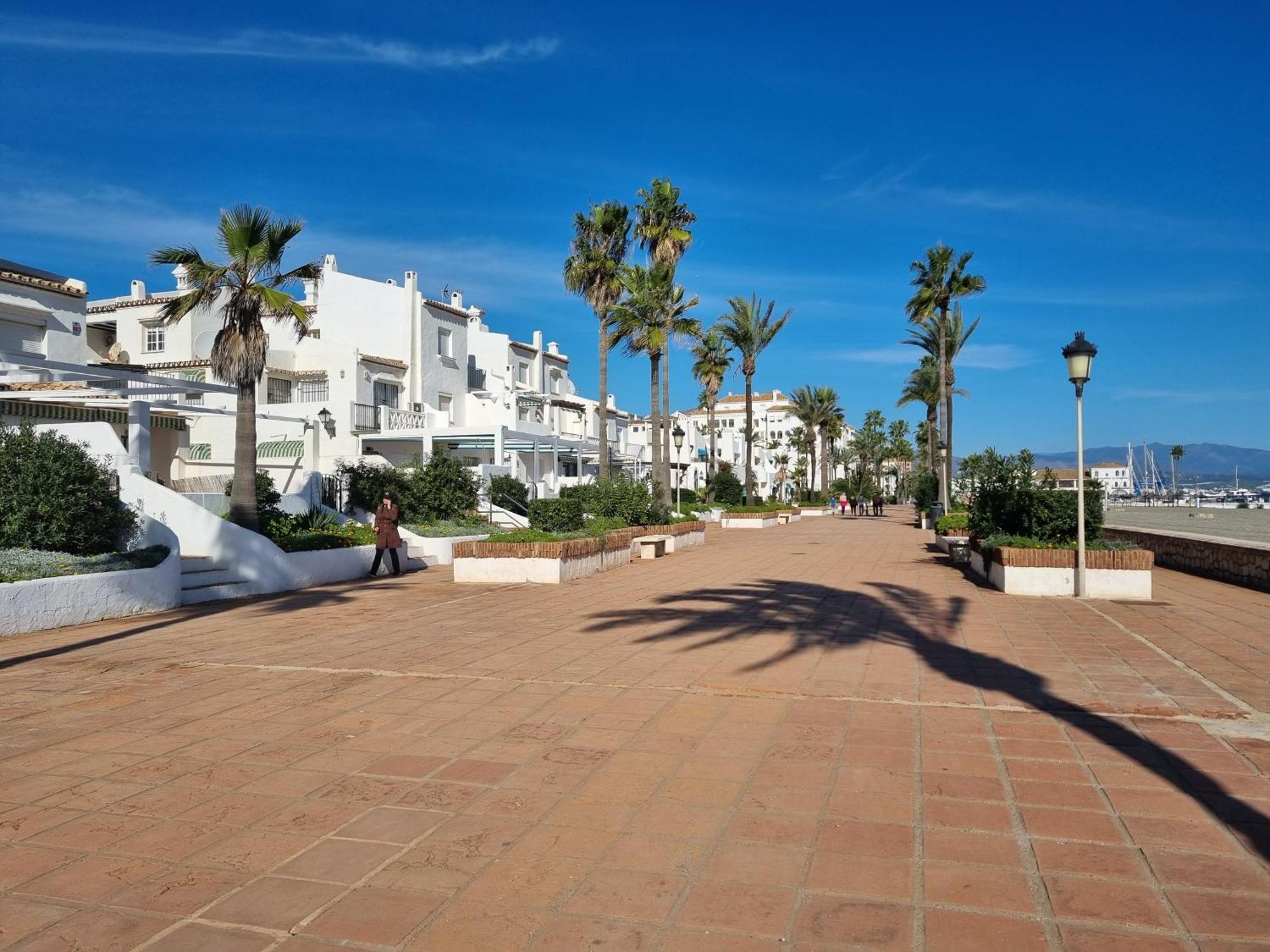 Sea View Penthouse Apartment With Hot Tub - Casa Bella Vista, Buenas Noches , Estepona Exterior foto